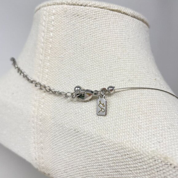 Lady Remington Daisy Necklace Silver-Tone Flower Dainty Soft Girl Feminine VTG - Picture 5 of 7